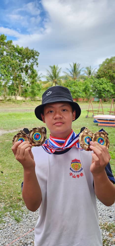 Adik Alvin, berjaya menduduki tempat ke-3 dlm kejohanan memanah peringkat bahagian Miri 2023